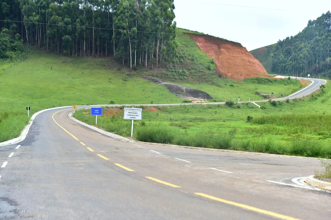 Estrada que liga comunidades de Castelo e Venda Nova do Imigrante é inaugurada