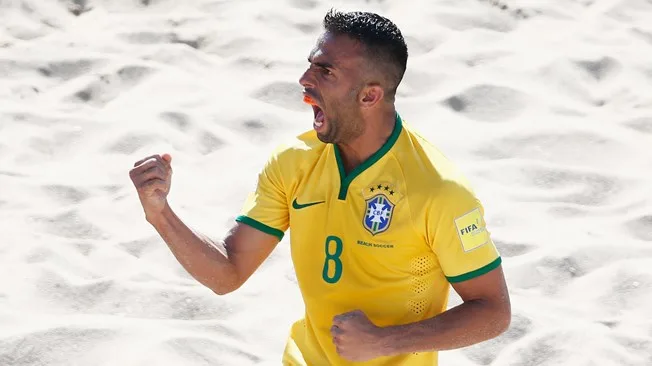 Segunda etapa do Vitória Beach Soccer Cup reúne craques nas areias da capital