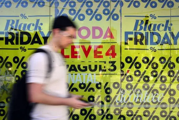 Procon e Proteste alertam sobre fraudes no comércio durante a Black Friday