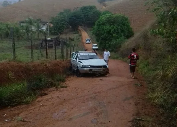 Adolescente furta veículo de funerária e sofre acidente durante a fuga em São José do Calçado