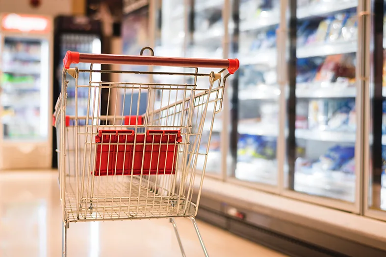 Restrição de clientes em supermercados começa a valer no Espírito Santo