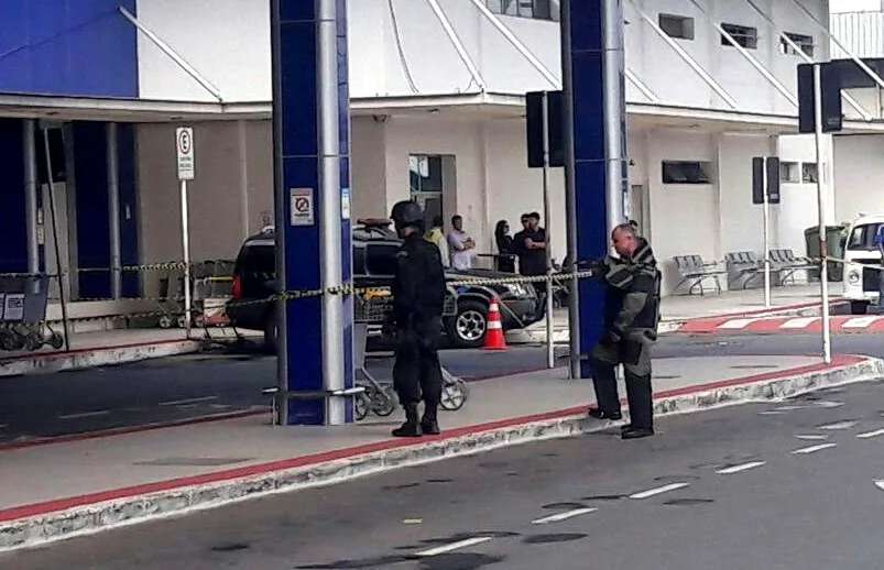 Suspeita de bomba mobiliza polícia no aeroporto de Vitória