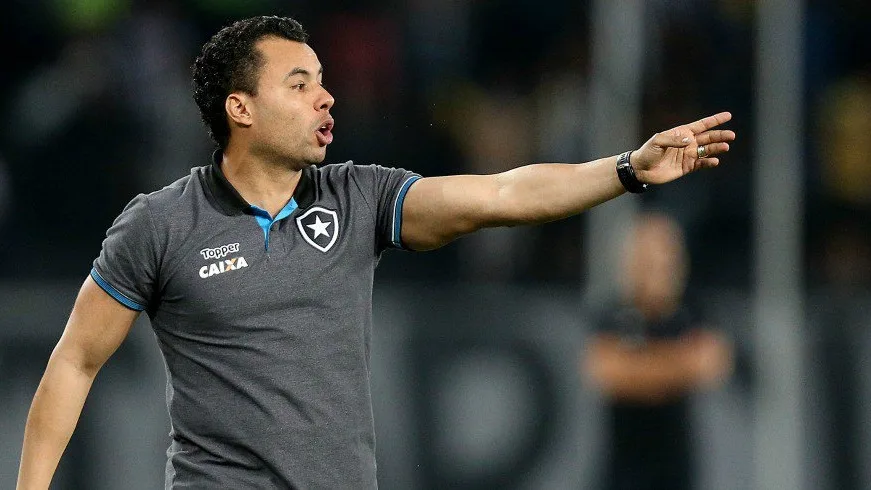 Jair Ventura exalta 1º tempo 'impecável' e defende planejamento do Botafogo