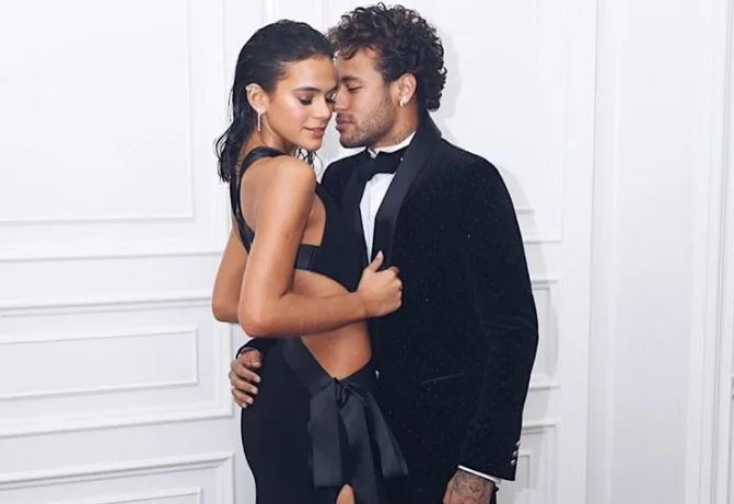 Bruna Marquezine e Neymar ganharam quase dois milhões de reais para estrelar campanha publicitária!