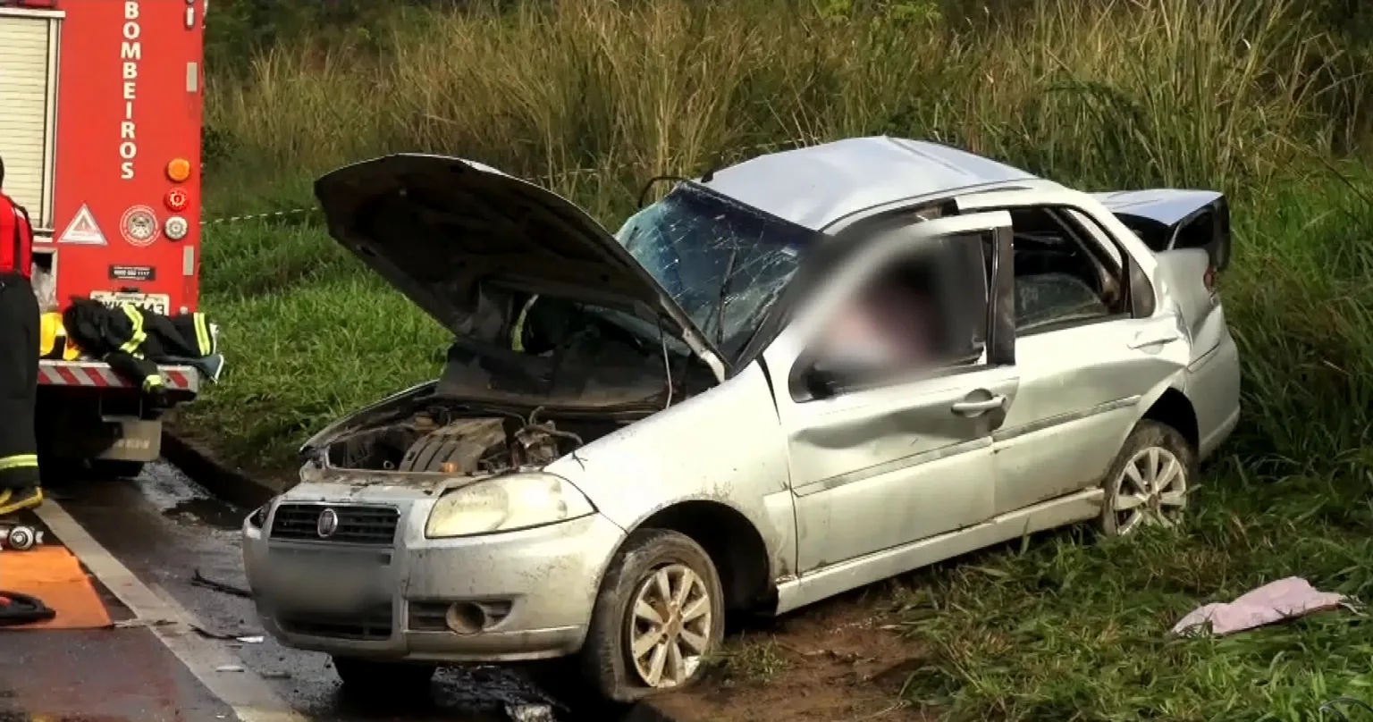 Veículo envolvido em acidente que matou 4 na BR-101 estava com pneus carecas, diz PRF