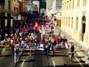 Manifestações pela Capital complicam o trânsito nesta quinta-feira