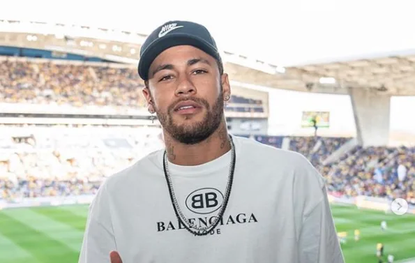 Furou a quarentena? Neymar manda jatinho buscar amigas para passar fim de semana com ele