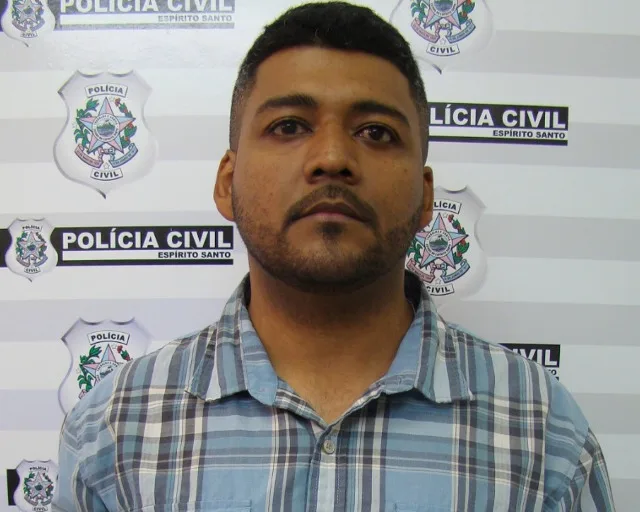 Suspeito mata ex-companheira, volta ao local do crime e participa de velório