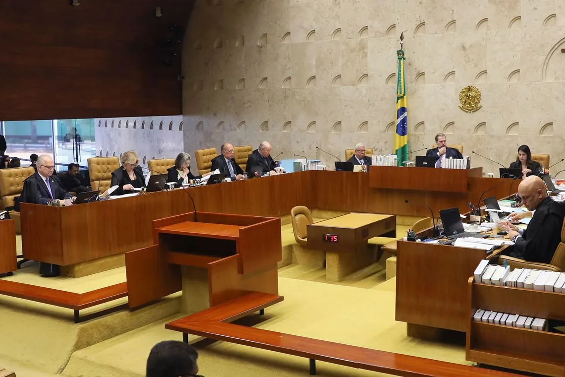 Supremo proíbe produção de dossiê contra opositores