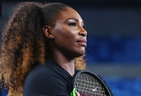 Gravidíssima, Serena Williams é capa de revista feminina