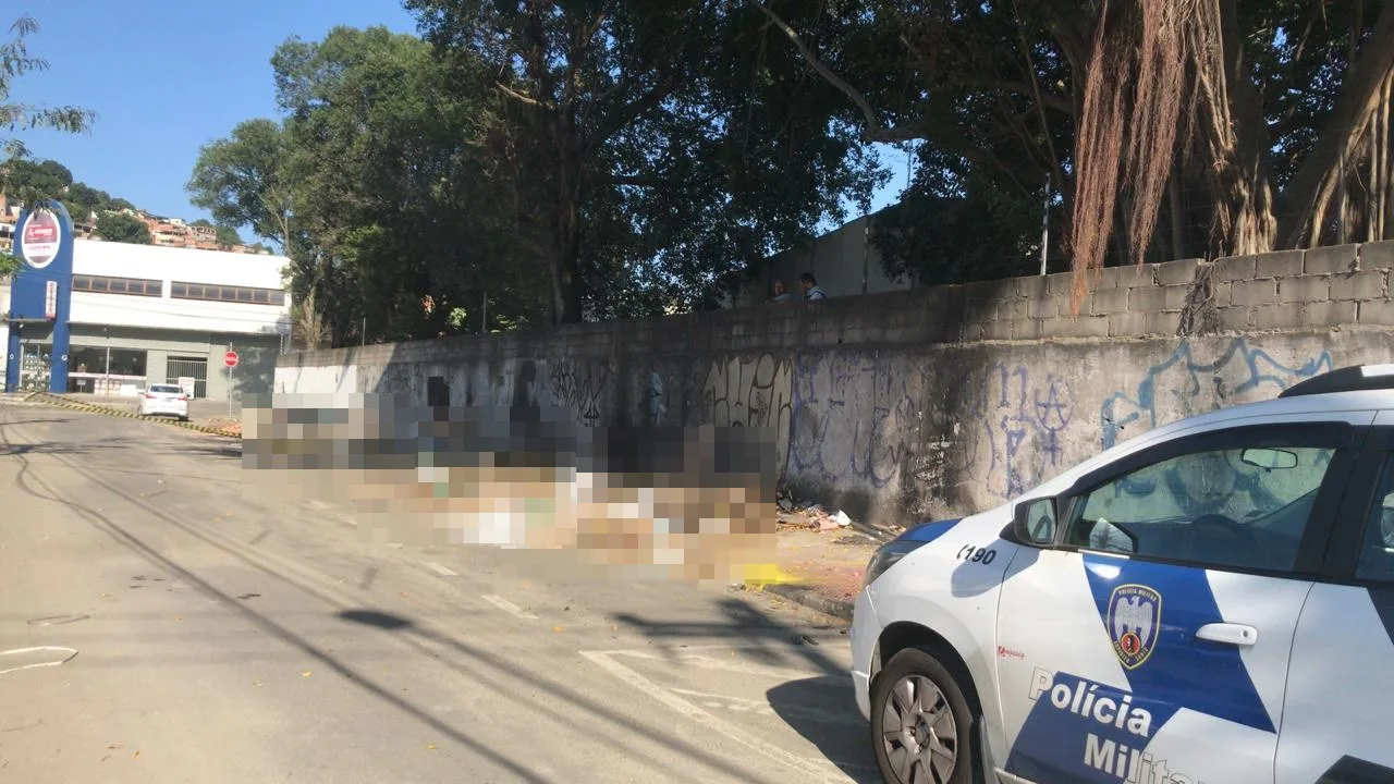 Corpo é encontrado amarrado e em chamas em Vitória