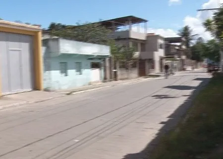 Tiroteio deixa mãe e filhos baleados e provoca pânico entre moradores de Vila Velha