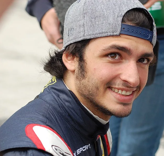 Ferrari anuncia Carlos Sainz Jr. como substituto de Vettel a partir de 2021