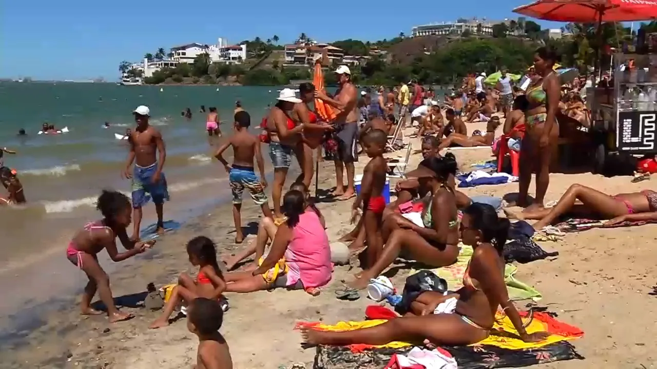 Confira as praias que estão próprias para banho durante o verão no Espírito Santo