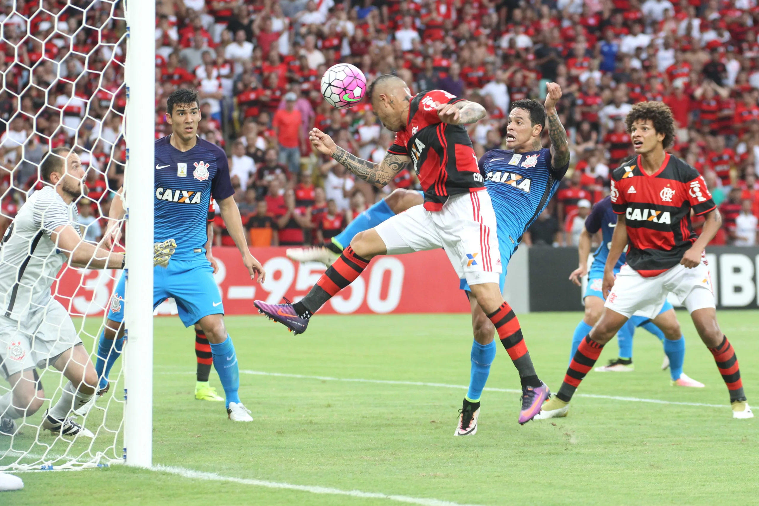 STJD multa Flamengo, proíbe organizadas do Corinthians e suspende brigões