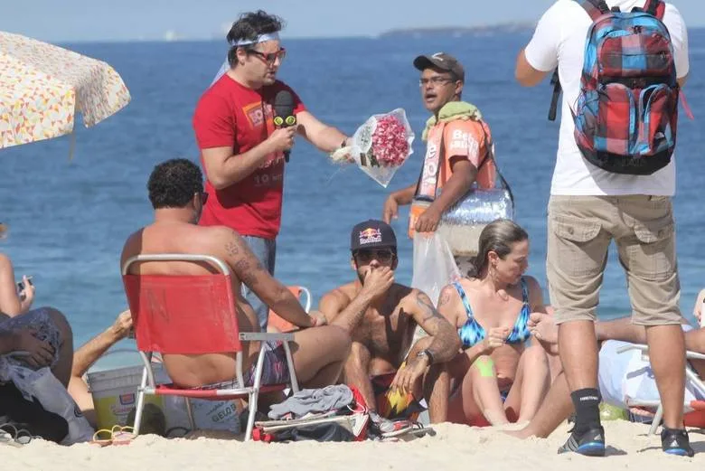 Luana Piovani fica brava com a presença do Pânico na praia