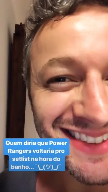 Lucas Lima grava Sandy cantando hit Power Rangers para o filho