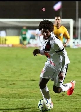 Talles viaja para Brasília, mas deve desfalcar Vasco no clássico contra Flamengo