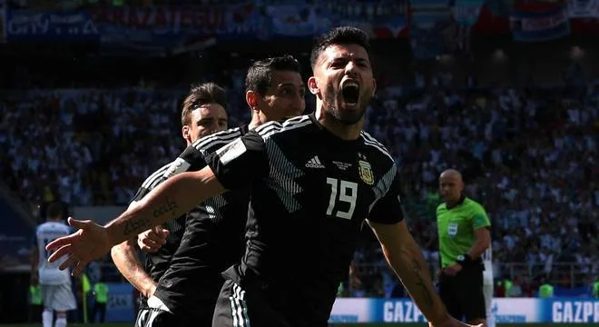 Fora da Argentina desde o Mundial, Agüero entra em lista prévia para Copa América