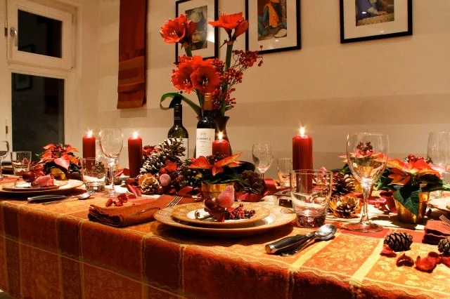 24 Nov 2010, London, England, UK — A Table Laid For Christmas Dinner at Home — Image by © Cindy Stern/Loop Images/Corbis