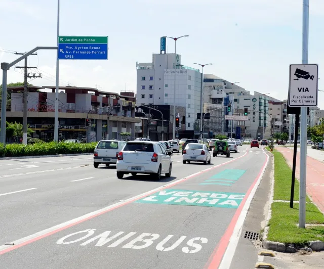 FAIXA VERDE FAIXA DE PISTA EXCLUSIVA PARA ÔNIBUS