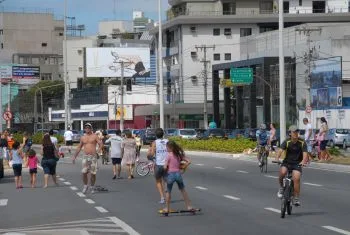 Rua de Lazer na Praia de Camburi