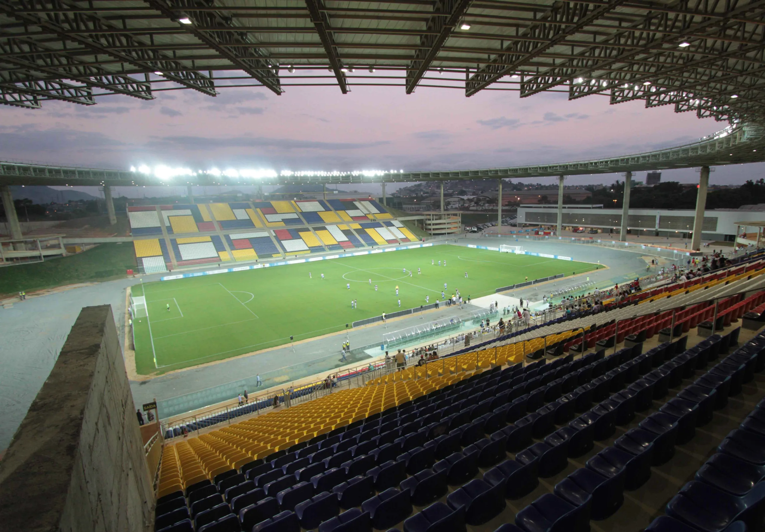 Jogadores do Botafogo chegam a Vitória e se preparam para disputa contra o Mogi Mirim