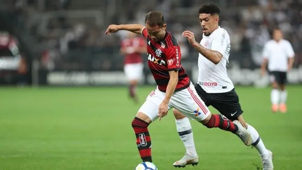 Corinthians encara Flamengo em busca de semana mais tranquila