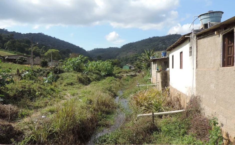 Governo e moradores de Pedra Azul debatem ações para resolver degradação ambiental