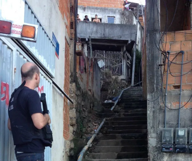 Força tarefa com 70 policiais civis em Vitória para recuperar armas roubadas de delegacias