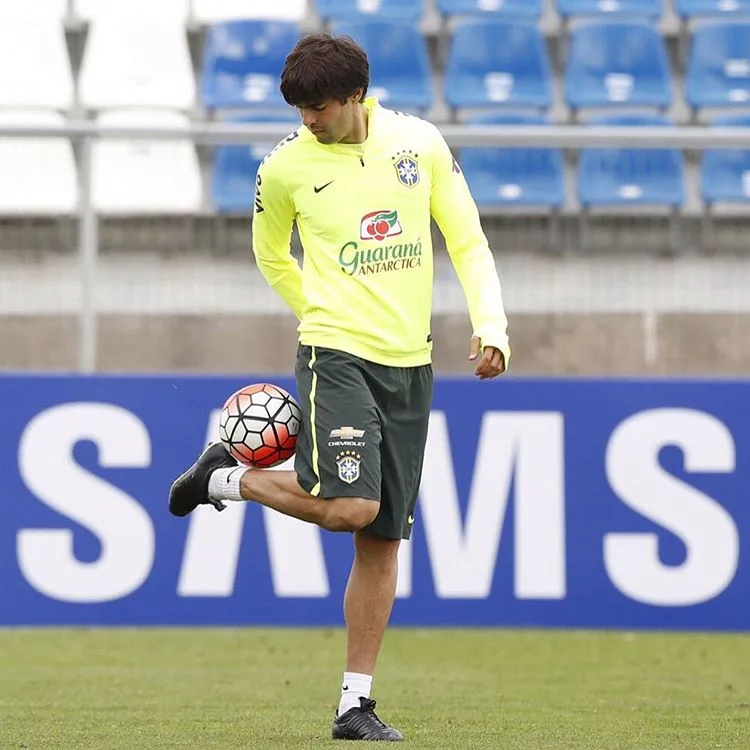 'É uma grande honra defender a seleção', diz Kaká sobre chamado para Copa América