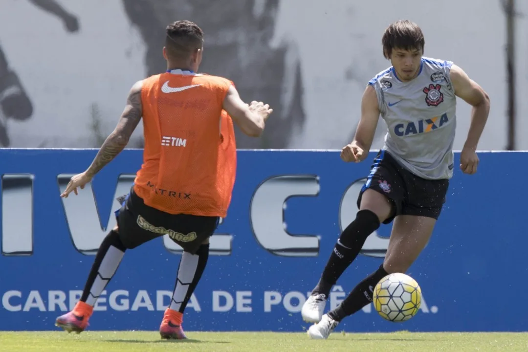 Após atrasar pagamentos de salários, Corinthians coloca as contas em dia