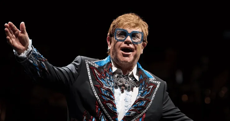 Elton John revela que está cego de um olho após infecção: "Tudo ficará bem"