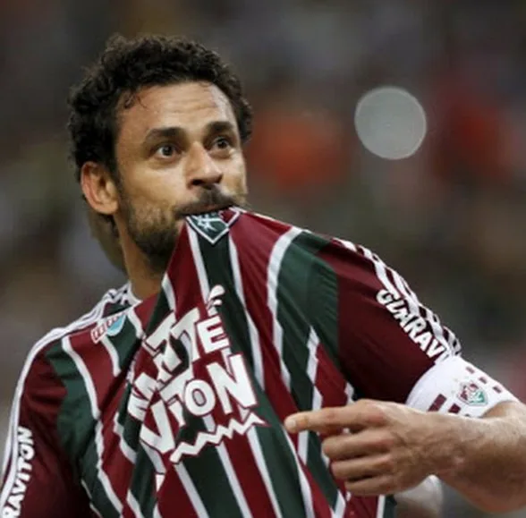 Fred marca e garante vitória do Fluminense na volta do América-MG à elite