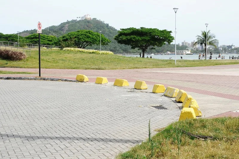 Interdição na entrada da Praça do Papa