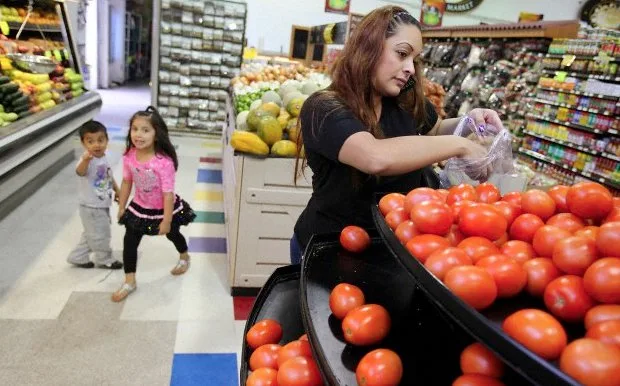 Inflação para famílias com renda até 2,5 salários mínimos fecha junho em 0,35%