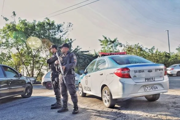 Polícia Militar faz operação na Cidade de Deus, zona oeste do Rio de Janeiro