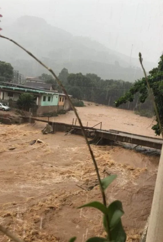 Alfredo Chaves, Guarapari e Iconha estão entre as cidades atingidas pela forte chuva do final de semana