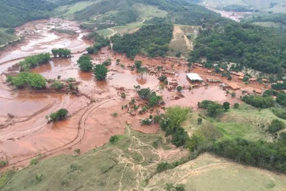 Comunidades impactadas por rompimento de barragem recebem atendimento no ES