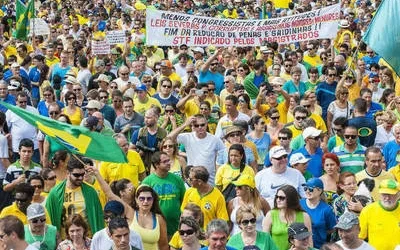 Organizadores estimam protestos contra Dilma em mais de 400 cidades no Brasil e 23 no exterior