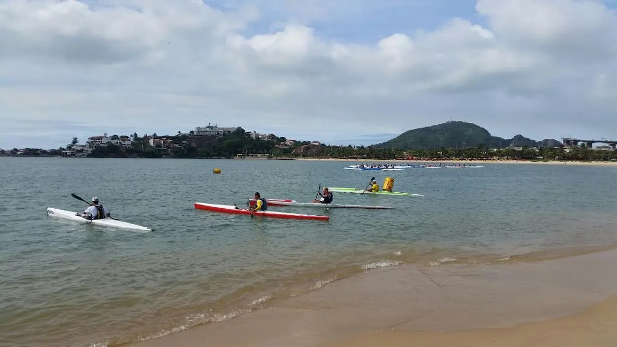 Campeonato de canoagem havaiana chega ao fim e atletas sobem ao pódio