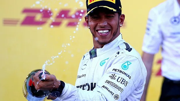 Hamilton vence em Abu Dabi e é bicampeão; Massa termina em segundo