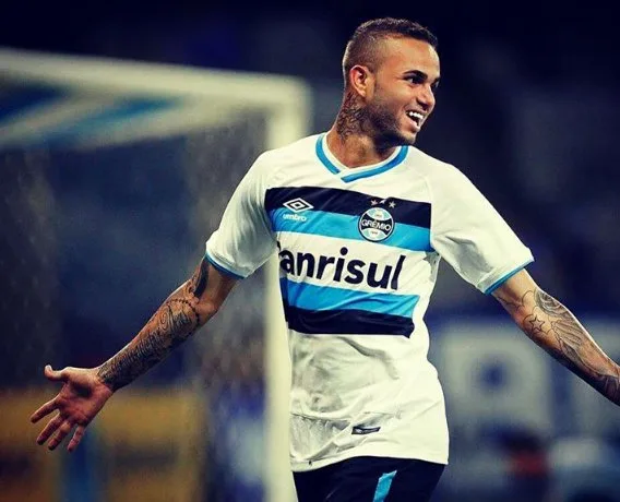 Luan admite ansiedade por final, mas pede Grêmio focado na busca pelo G6