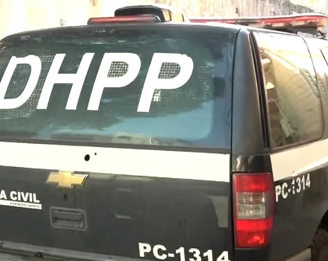 Policiais cumprem mandado de prisão em bairros de Vitória
