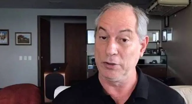 Ciro fala em conspiração de Lula por impeachment de Dilma, que o acusa de mentir