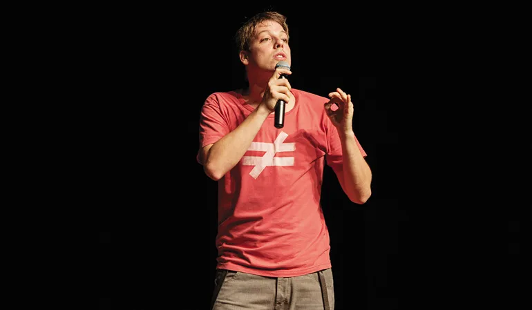 Fabio Porchat vem a Vitória nesta quarta-feira com duas sessões extras de seu Stand Up