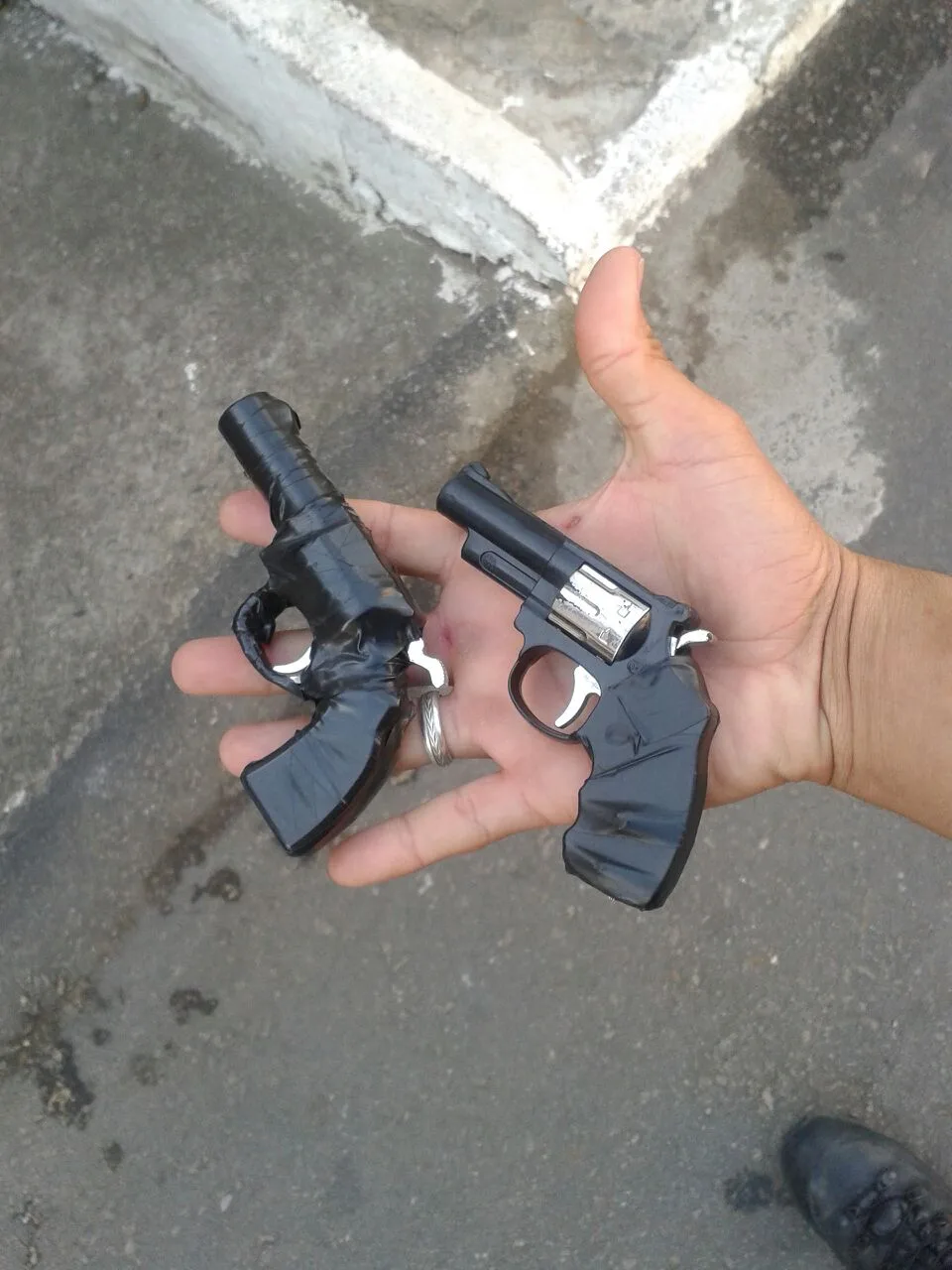 Adolescentes são apreendidos com armas falsas em Vila Velha