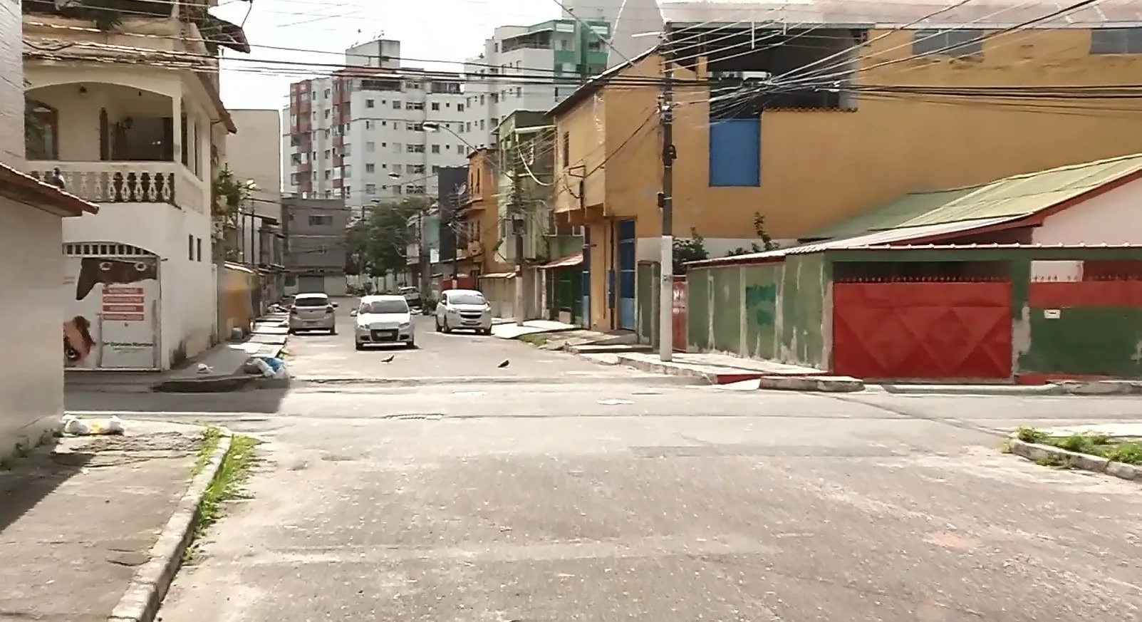 Atendente baleado durante assalto passa por duas cirurgias e segue internado em Vila Velha