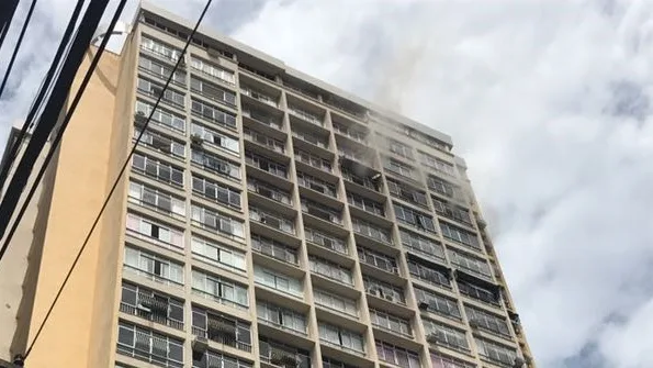 Incêndio em apartamento assusta moradores de prédio em Vitória