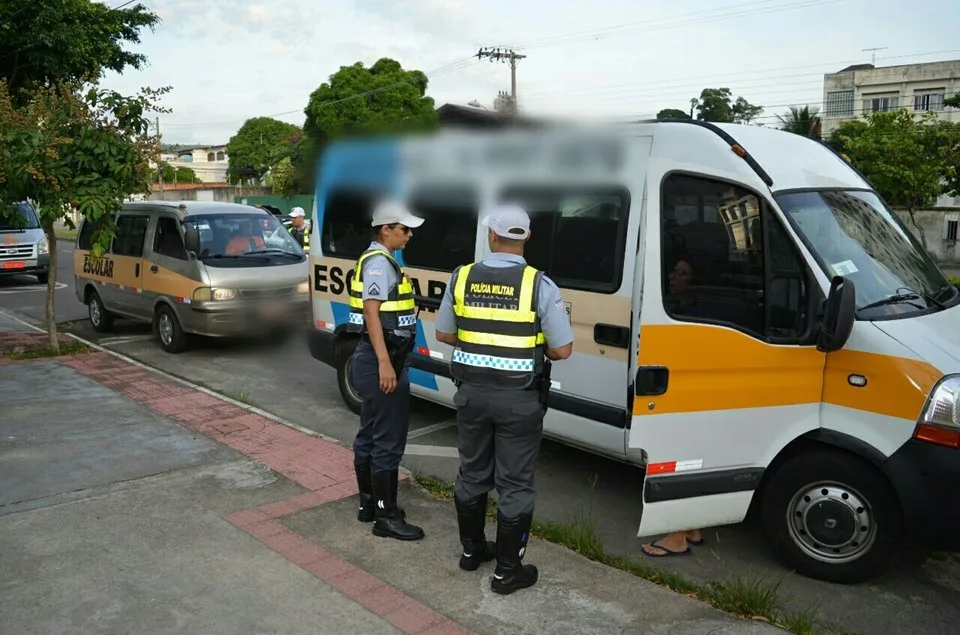 Força-tarefa notifica irregularidades no transporte escolar na Grande Vitória